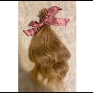 Tape in extensions 22”